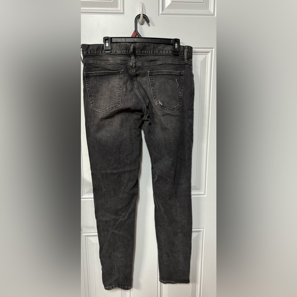Old Navy men’s 34 x 34 slim fit distressed jeans. Only worn once. - Picture 2 of 4